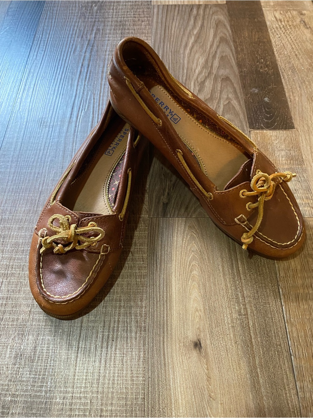 Sperry Women's Chestnut Brown Leather Moccasins with Tan Laces